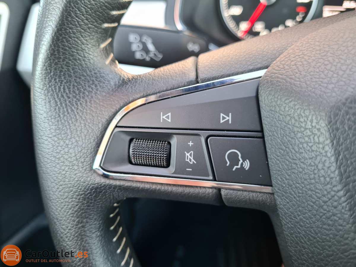 23 - Seat Arona 2017 - AUTO