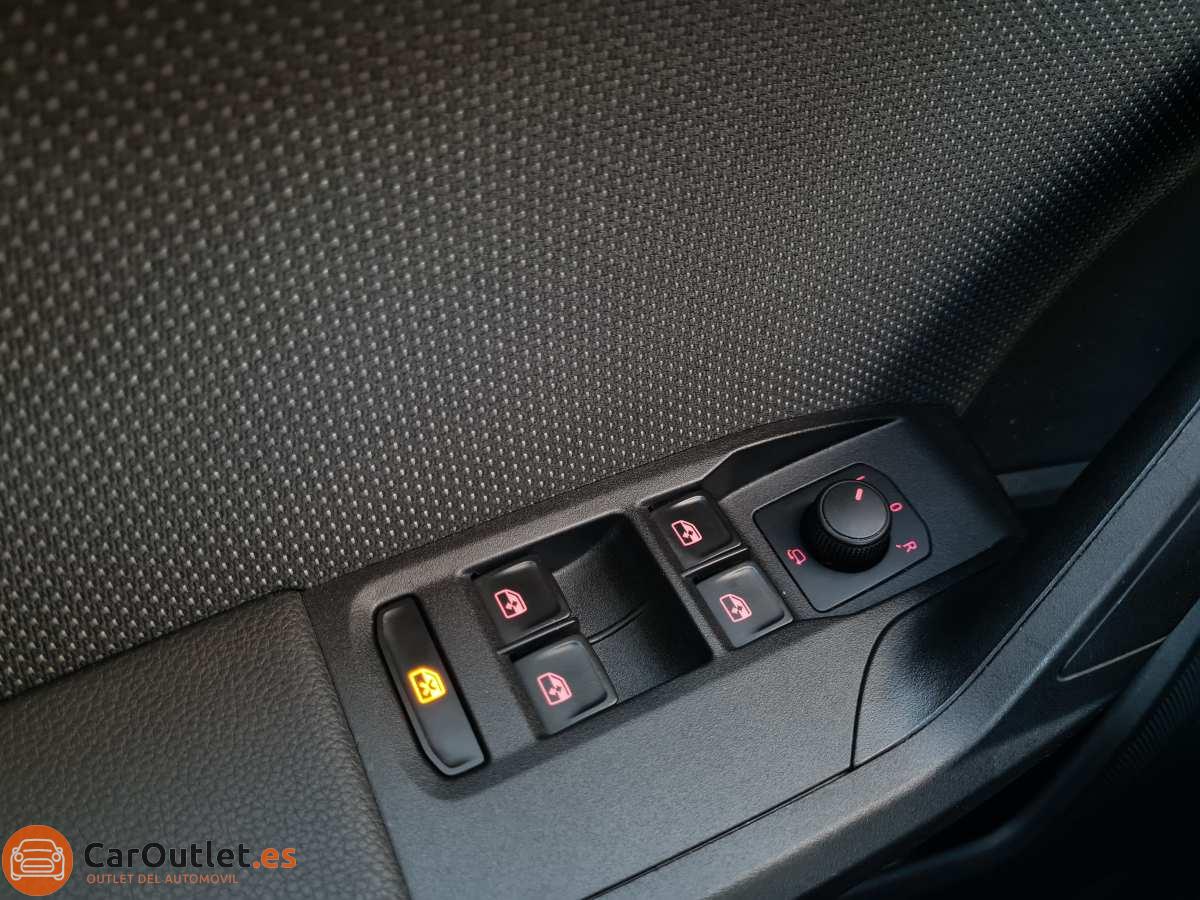 27 - Seat Arona 2017 - AUTO