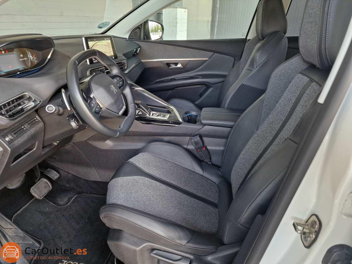 9 - Peugeot 3008 2020 - AUTO