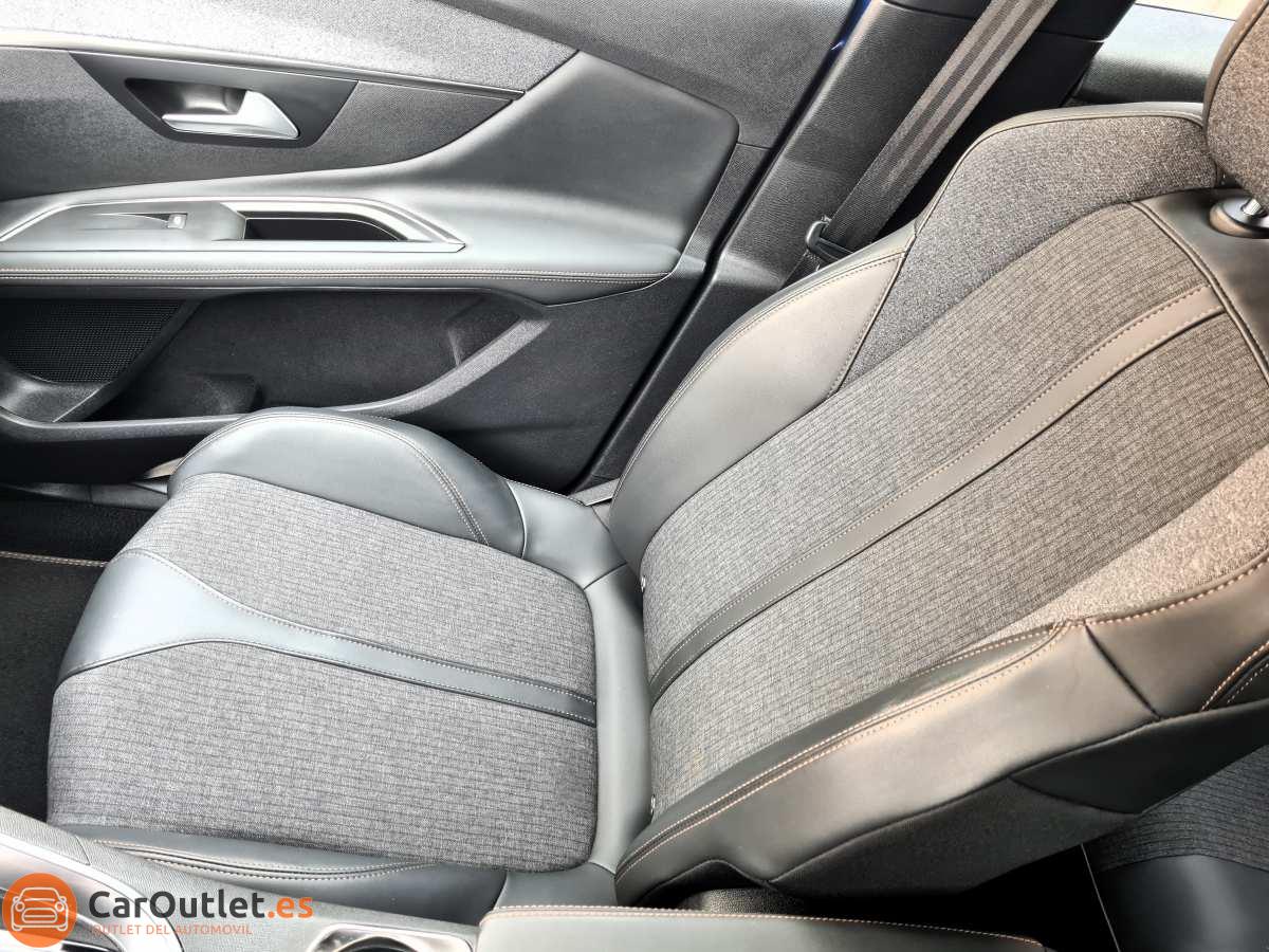 32 - Peugeot 3008 2018