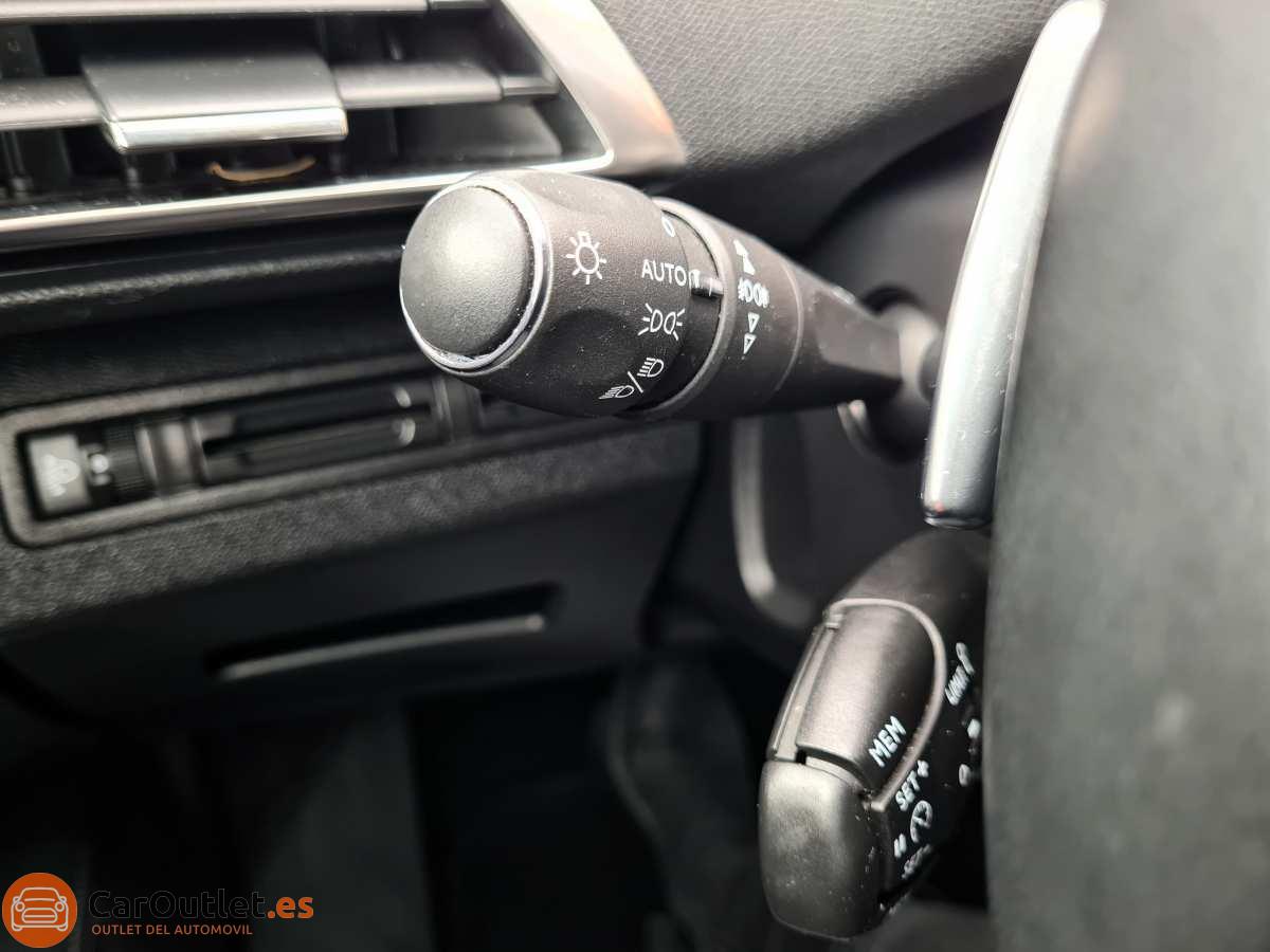 32 - Peugeot 3008 2019 - AUTO