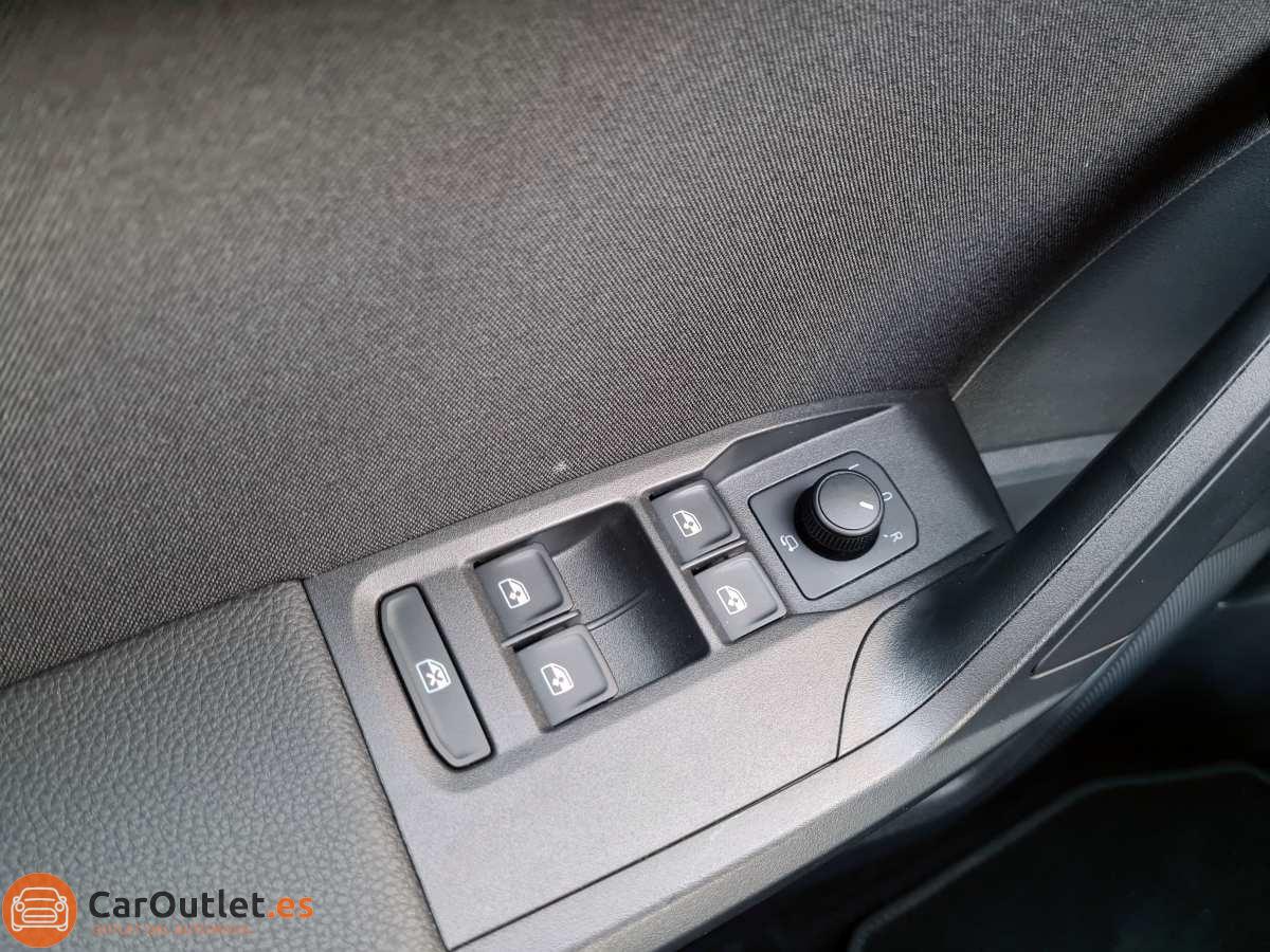 25 - Seat Arona 2023 - AUTO