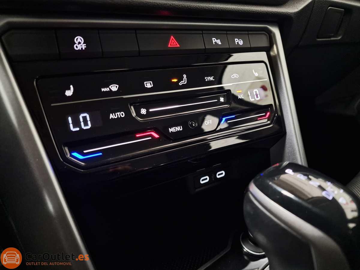 23 - Volkswagen T ROC 2023 - AUTO