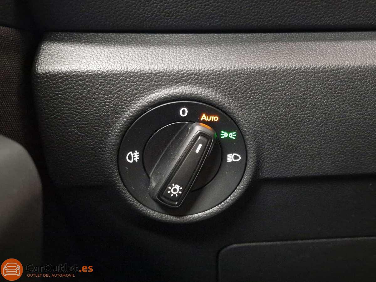 26 - Volkswagen T ROC 2023 - AUTO