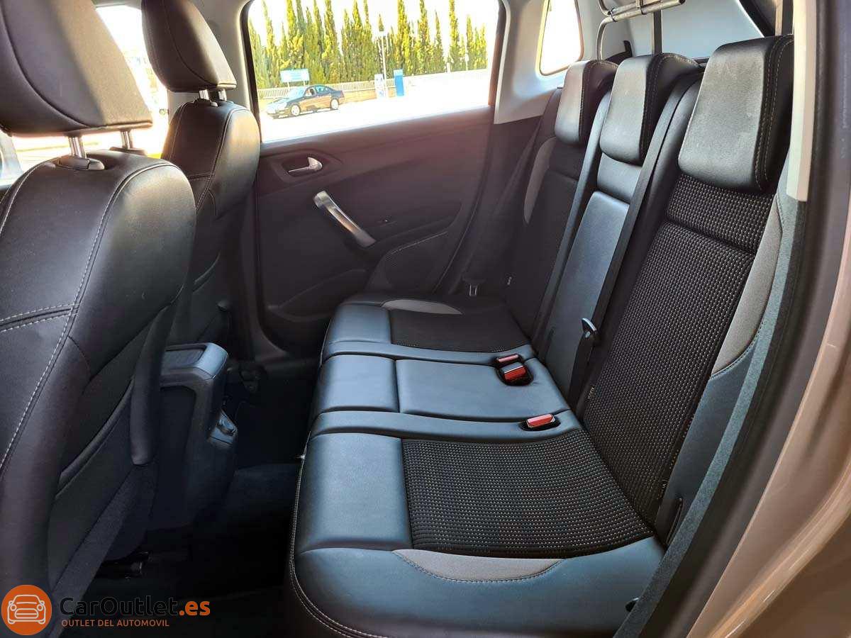 9 - Peugeot 2008 2014