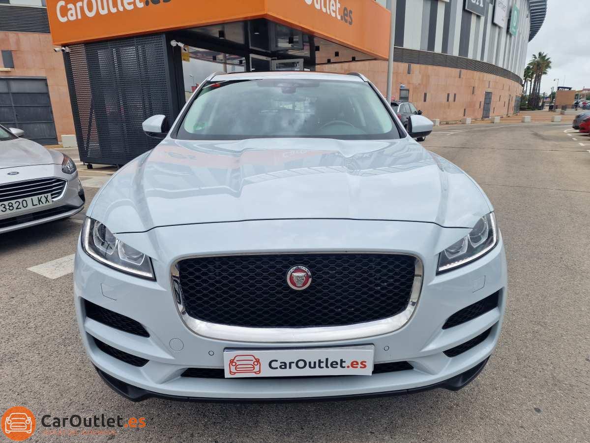 1 - Jaguar F-Pace 2017 - AUTO