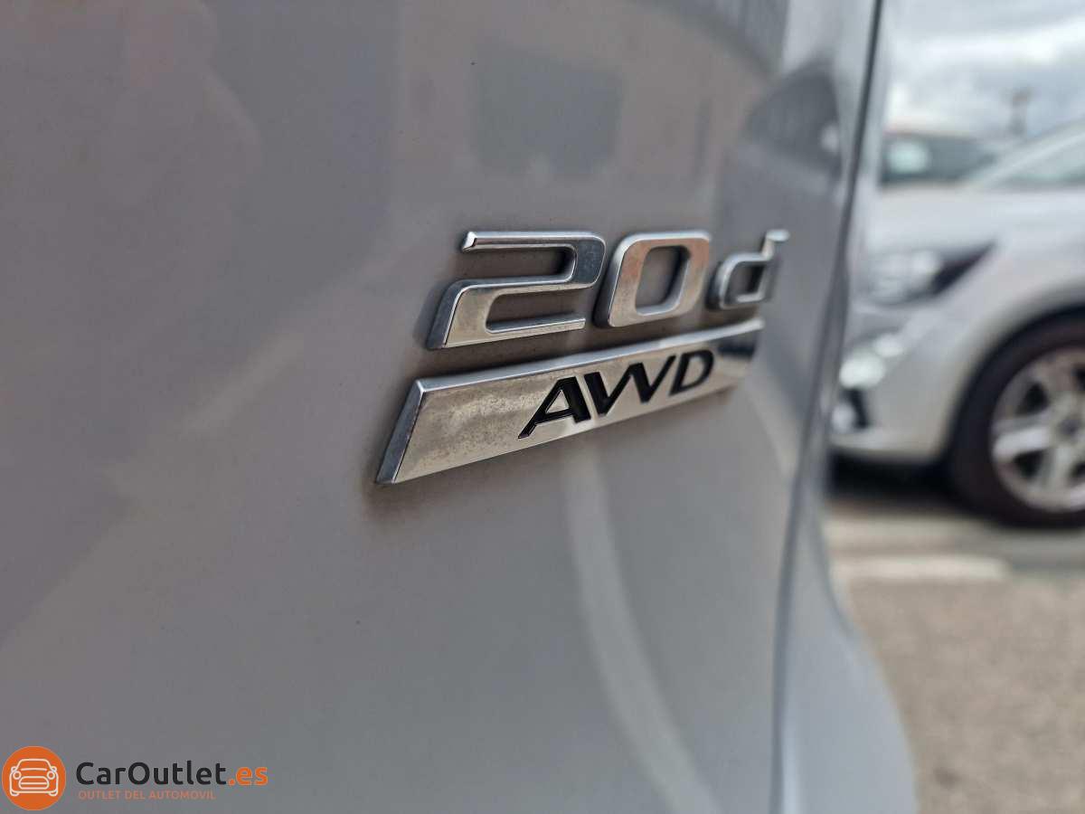 8 - Jaguar F-Pace 2017 - AUTO