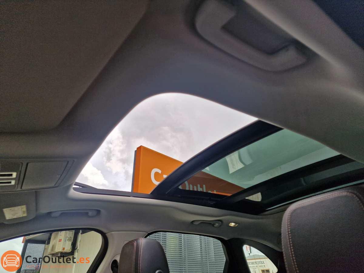 13 - Jaguar F-Pace 2017 - AUTO