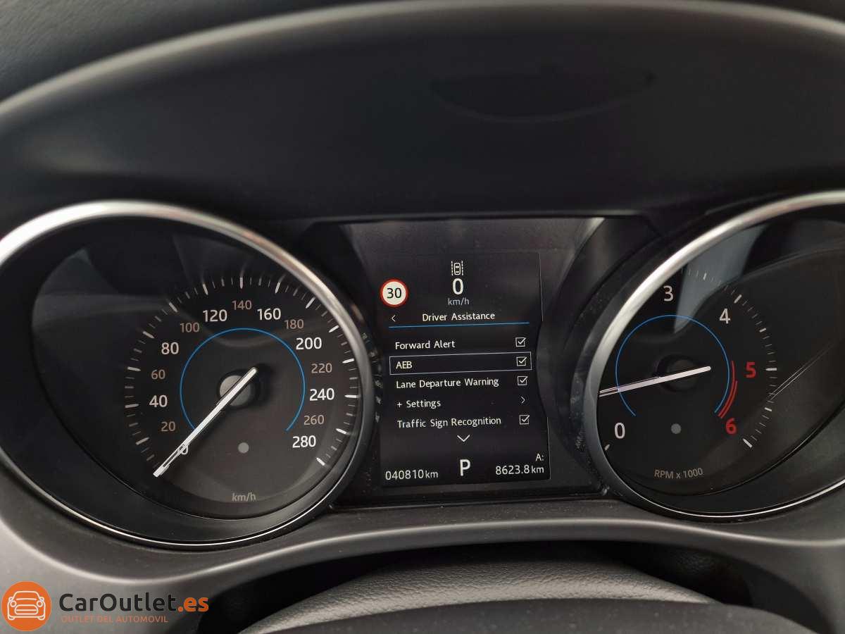 22 - Jaguar F-Pace 2017 - AUTO