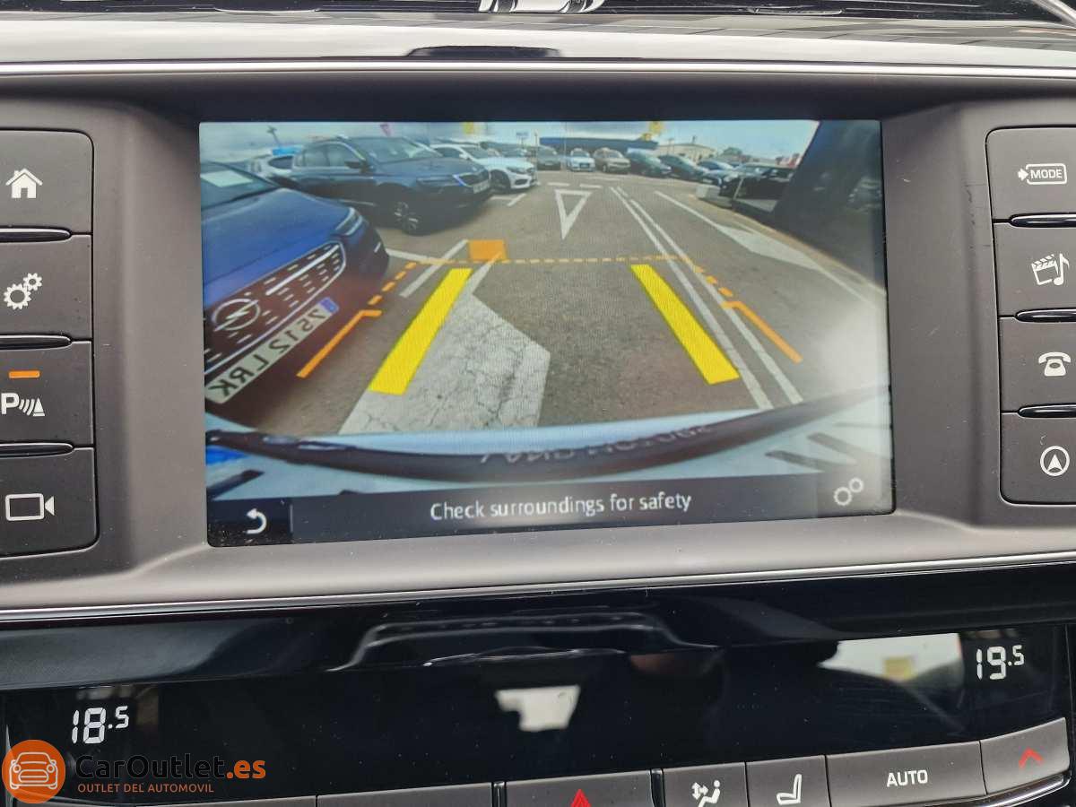 24 - Jaguar F-Pace 2017 - AUTO