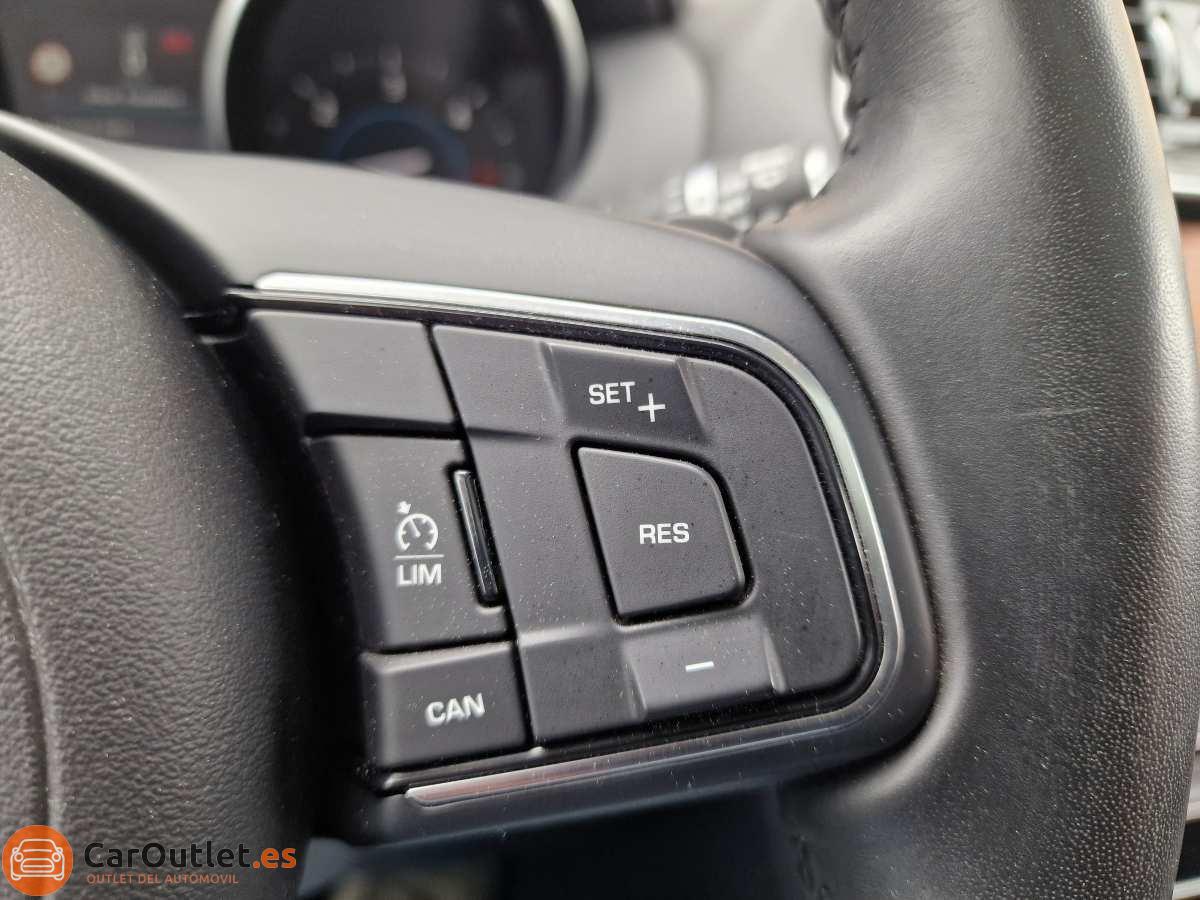 27 - Jaguar F-Pace 2017 - AUTO