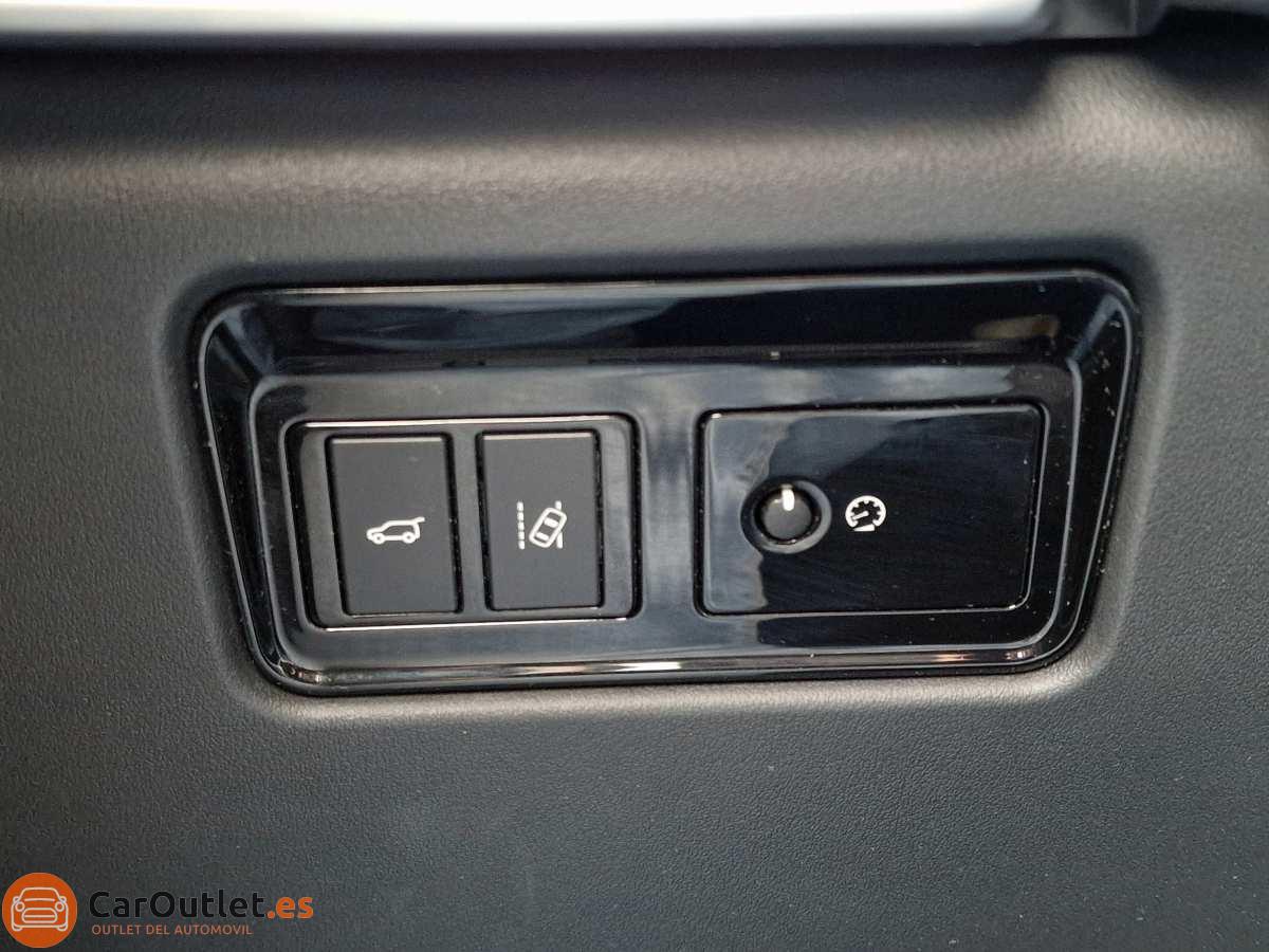 30 - Jaguar F-Pace 2017 - AUTO