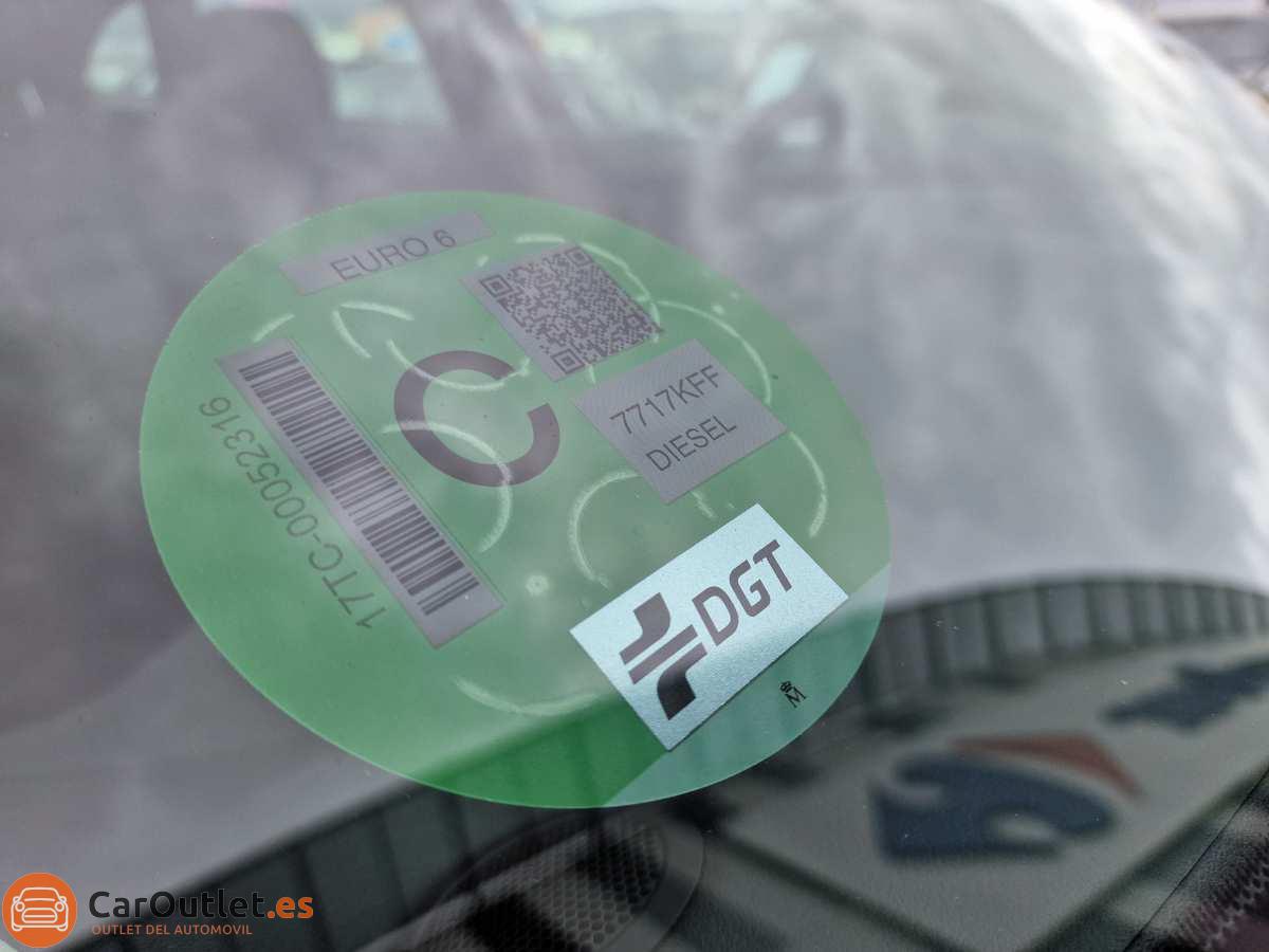 32 - Jaguar F-Pace 2017 - AUTO