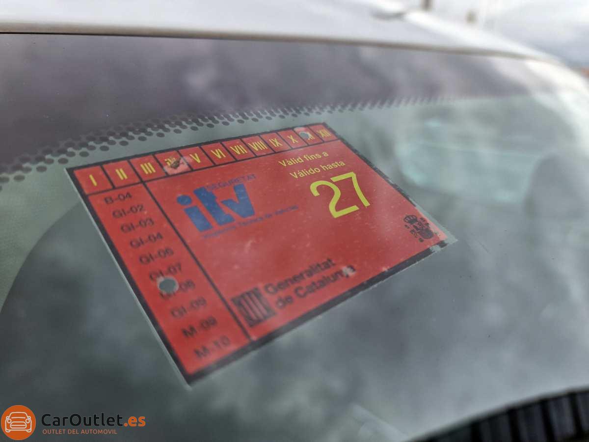 33 - Jaguar F-Pace 2017 - AUTO