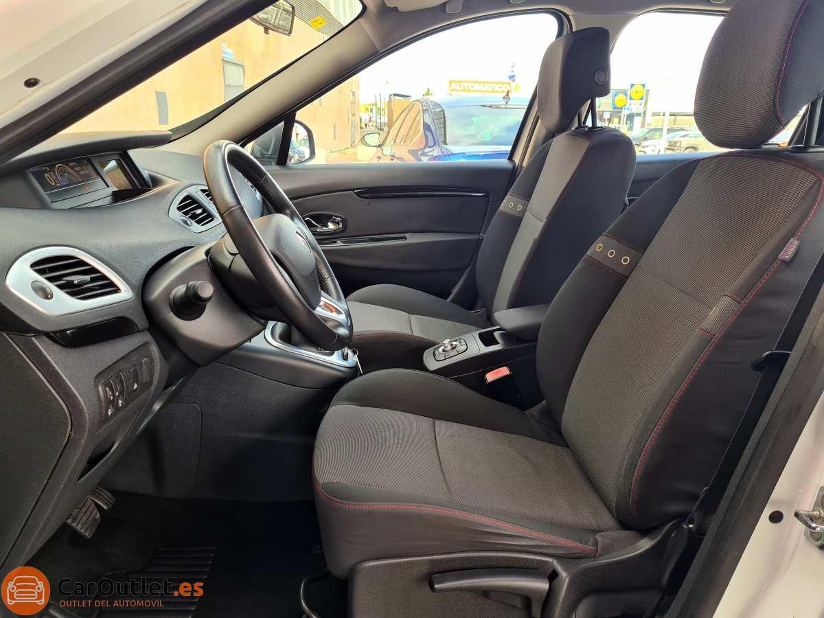 8 - Renault Scenic 2013 - AUTO