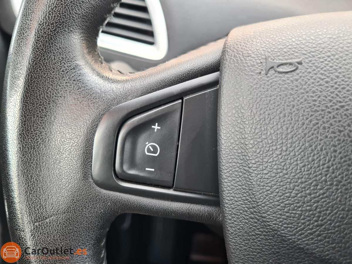 17 - Renault Scenic 2013 - AUTO