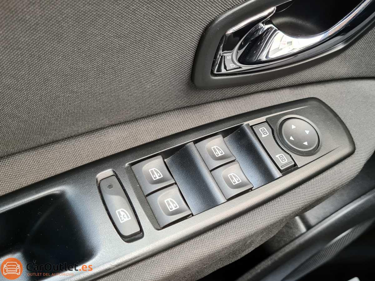 19 - Renault Scenic 2013 - AUTO