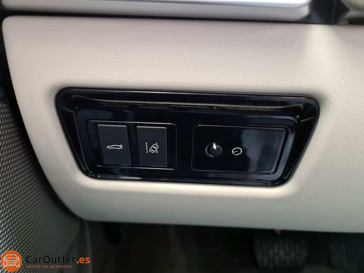 20 - Jaguar XE 2015 - AUTO