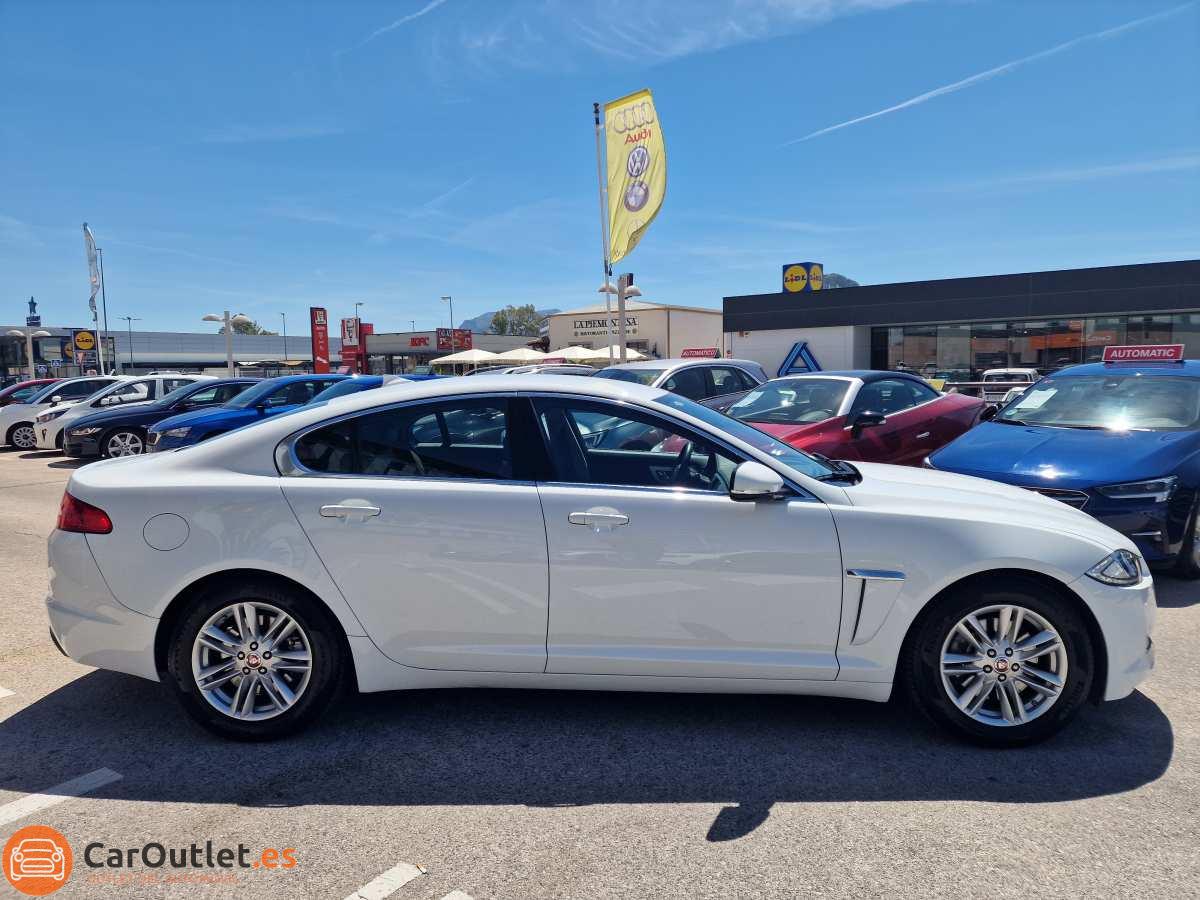 3 - Jaguar XF 2014 - AUTO