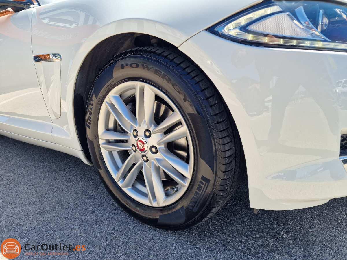 4 - Jaguar XF 2014 - AUTO