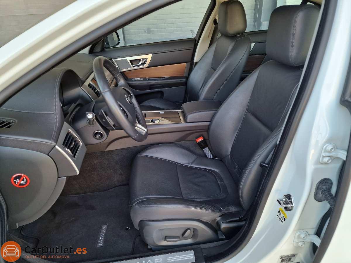 9 - Jaguar XF 2014 - AUTO