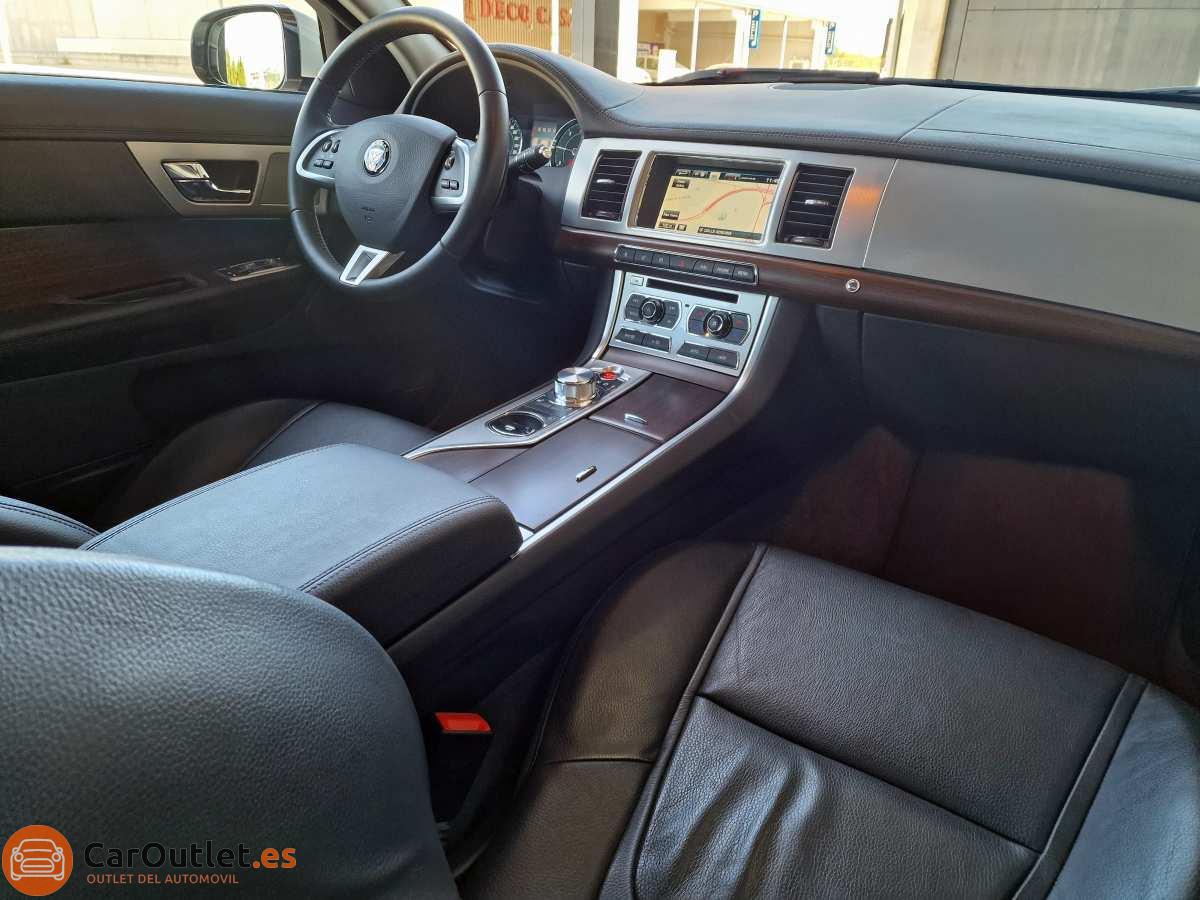 12 - Jaguar XF 2014 - AUTO