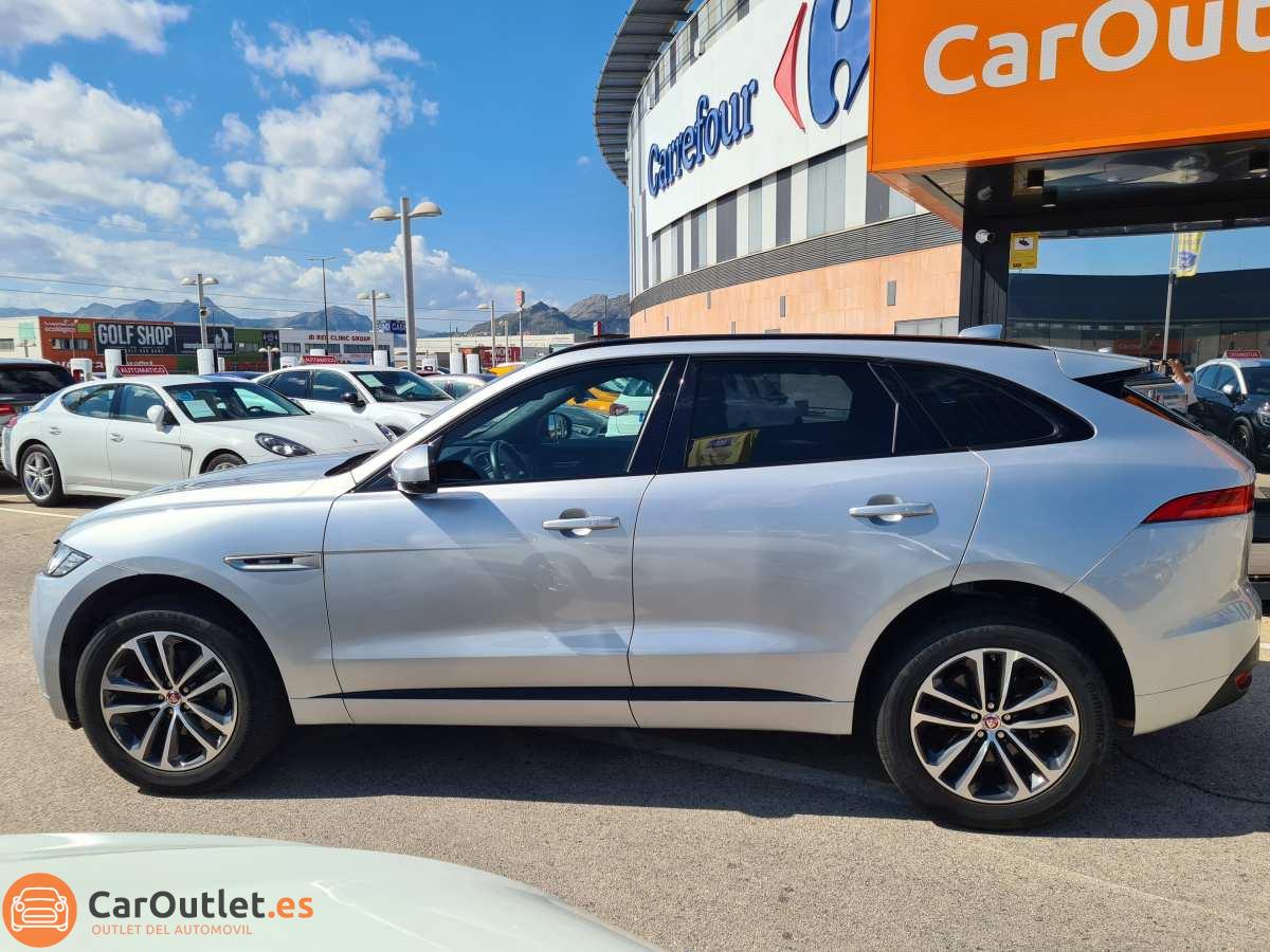 6 - Jaguar F-Pace 2019 - AUTO