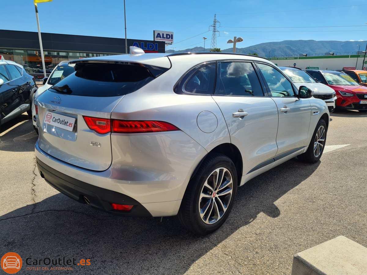 8 - Jaguar F-Pace 2019 - AUTO