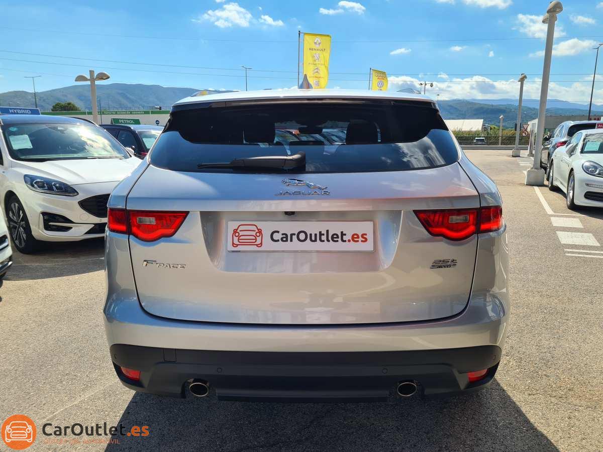 9 - Jaguar F-Pace 2019 - AUTO