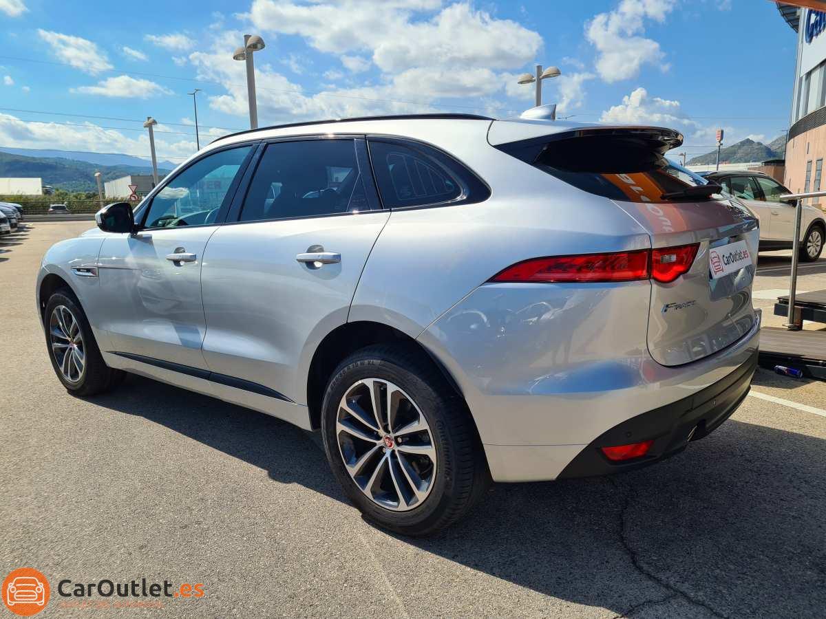 10 - Jaguar F-Pace 2019 - AUTO