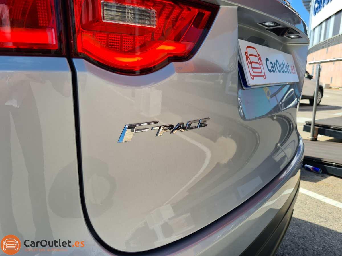 12 - Jaguar F-Pace 2019 - AUTO