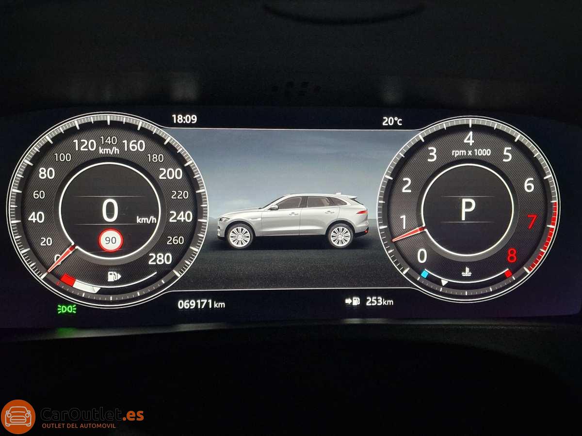 21 - Jaguar F-Pace 2019 - AUTO