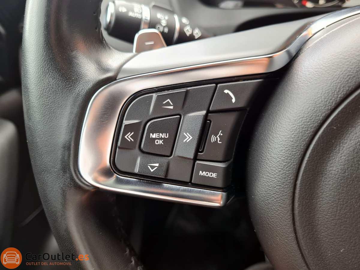 22 - Jaguar F-Pace 2019 - AUTO